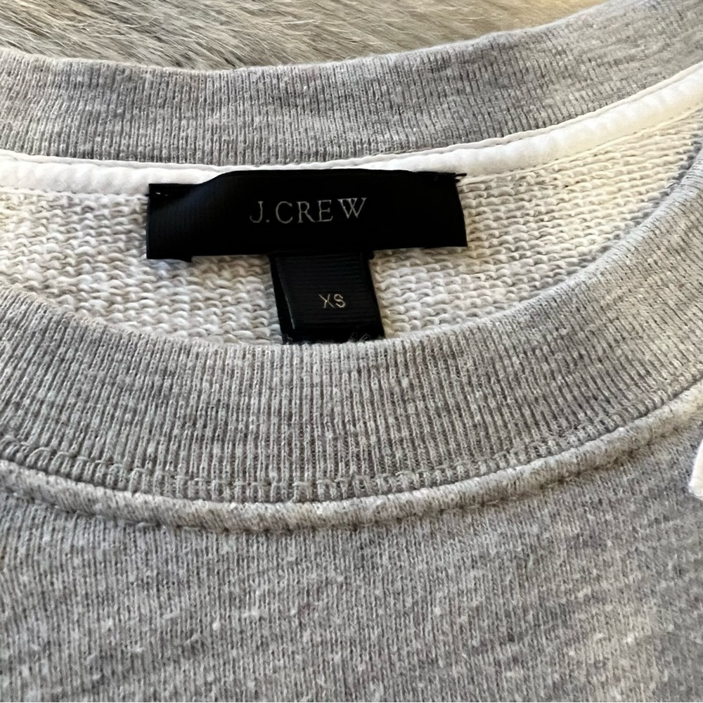 J. CREW Gray Long Sleeve White Floral Shoulders Crewneck XS Sweatshirt Cropped - Picture 10 of 11